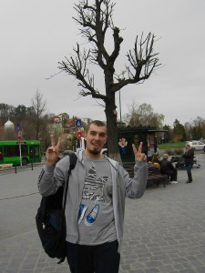 Dobrică îşi salută cititorii şi ... admiratoarele !