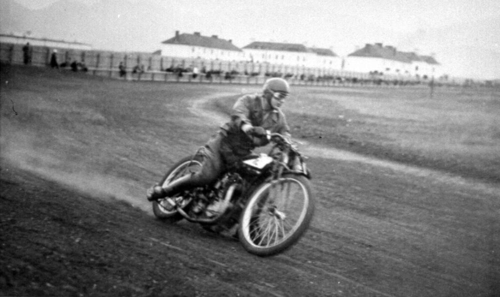 stadionul Tractorul, Bazu Cantacuzino