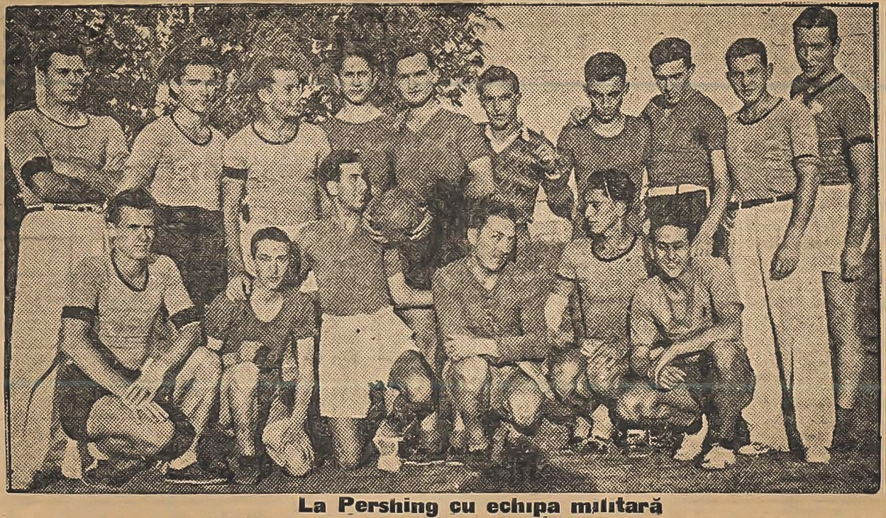Echipa Națională de fotbal a României, imortalizată în 1919 și păstrată în albumul lui Costică Rădulescu. FOTO: Gazeta Sporturilor, 29 octombrie 1934